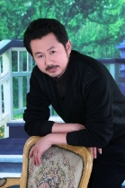 岮