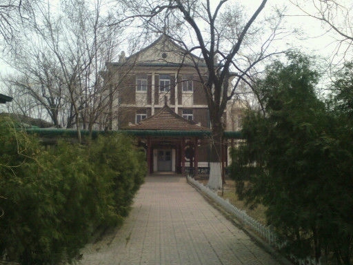 ҽѧߵרѧУУ԰